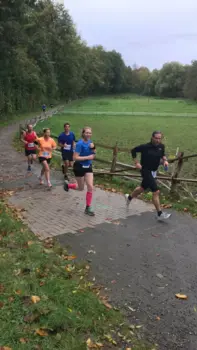 Marlen auf der Strecke beim Almetal Halbmarathon 2023